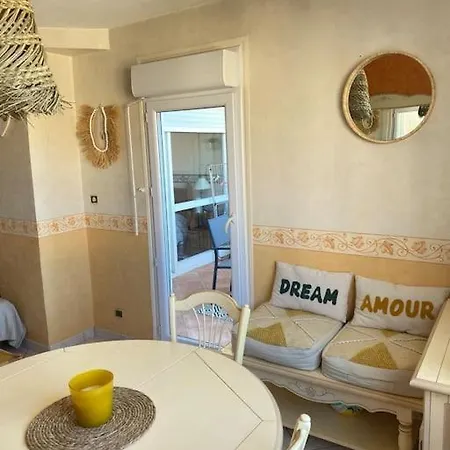 T2 Climatisé à 2 Min Du Mole Avec Balcon Et Piscine Appartement