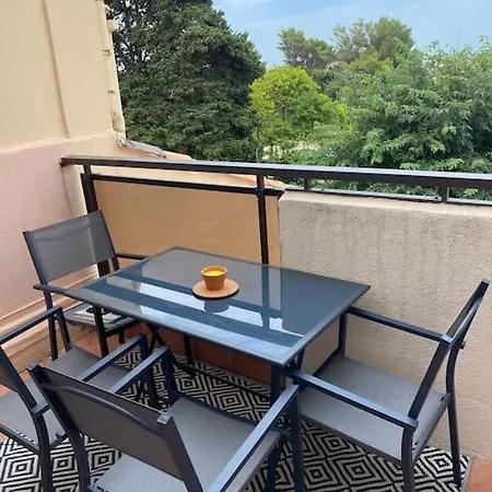 T2 Climatisé à 2 Min Du Mole Avec Balcon Et Piscine *