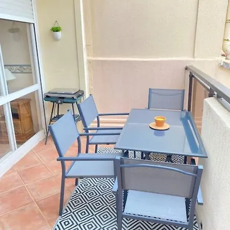 T2 Climatisé à 2 Min Du Mole Avec Balcon Et Piscine