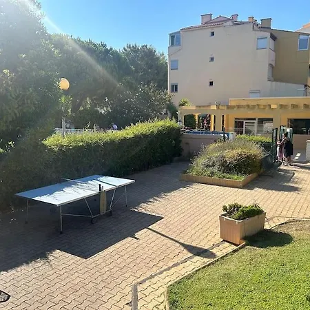 Appartement T2 Climatisé à 2 Min Du Mole Avec Balcon Et Piscine