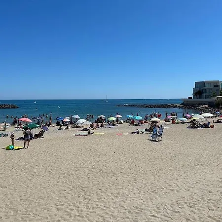 T2 Climatisé à 2 Min Du Mole Avec Balcon Et Piscine * Agde
