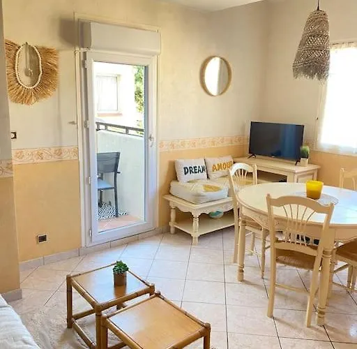 T2 Climatise A 2 Min Du Mole Avec Balcon Et Piscine * Agde