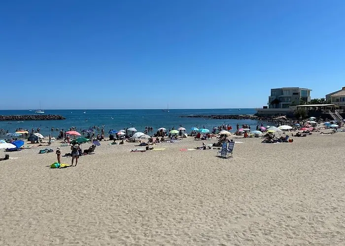 T2 Climatise A 2 Min Du Mole Avec Balcon Et Piscine * Agde